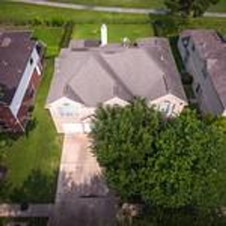 10019 Heron Meadows Drive, Houston, TX 77095