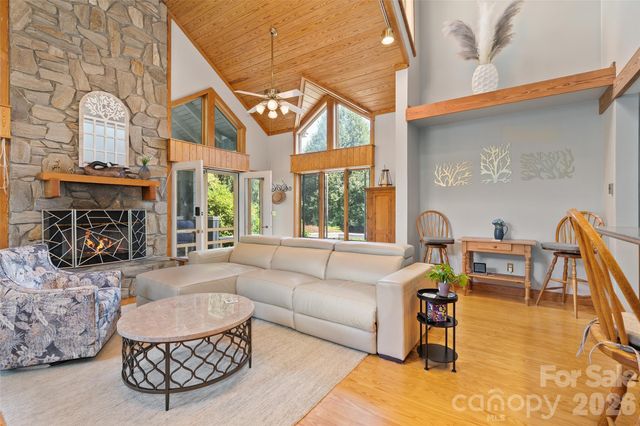 80 Strickland Drive, Waynesville, NC 28785