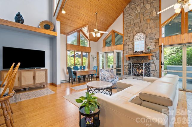 80 Strickland Drive, Waynesville, NC 28785