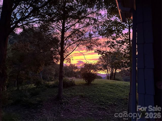 80 Strickland Drive, Waynesville, NC 28785