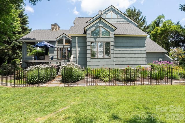 80 Strickland Drive, Waynesville, NC 28785