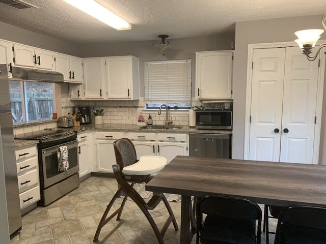 990 Camden Drive, Lewisville, TX 75067