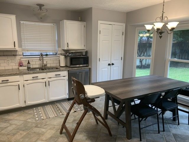 990 Camden Drive, Lewisville, TX 75067