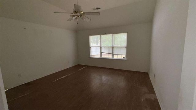 65 Lakeridge Ct, Covington, GA 30016