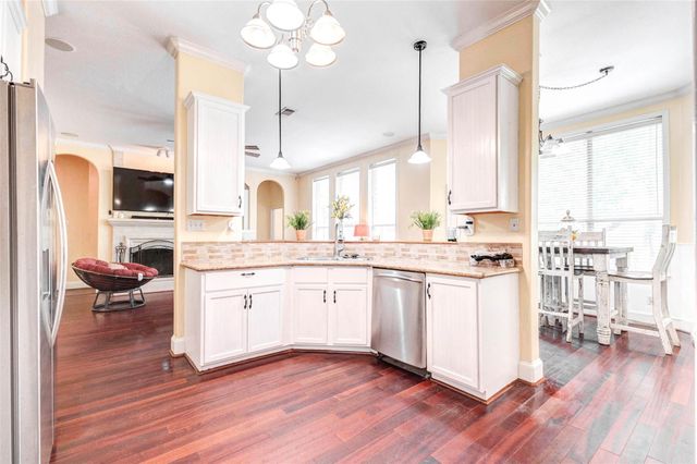 302 Dock Court, Crosby, TX 77532