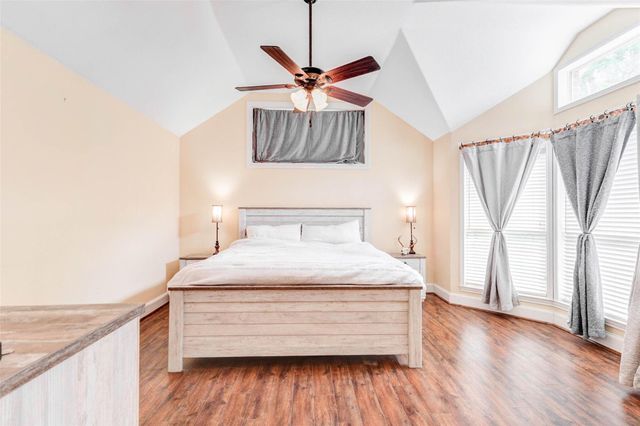 302 Dock Court, Crosby, TX 77532