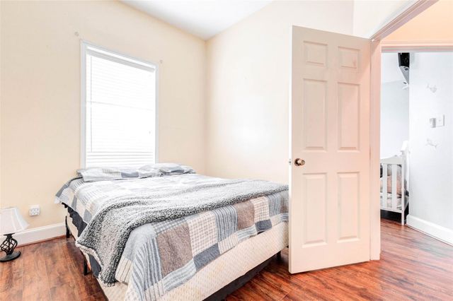 302 Dock Court, Crosby, TX 77532