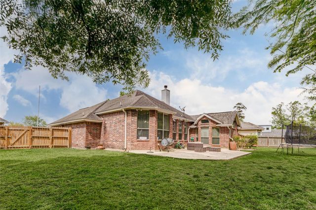 302 Dock Court, Crosby, TX 77532