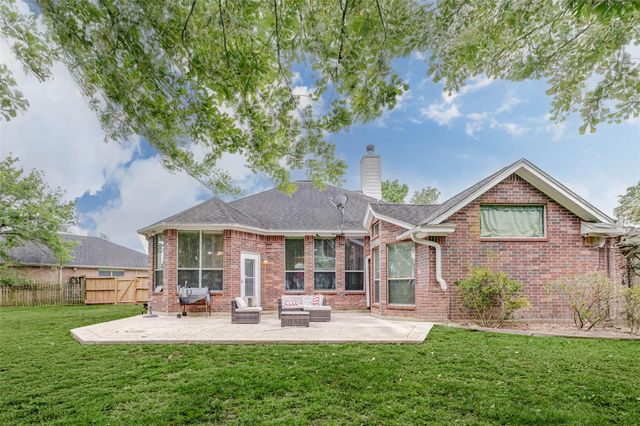 302 Dock Court, Crosby, TX 77532