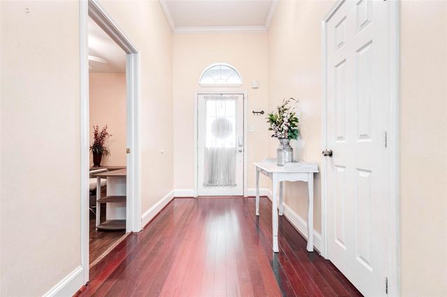 302 Dock Court, Crosby, TX 77532