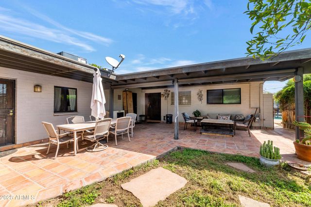 5301 E MITCHELL Drive, Phoenix, AZ 85018