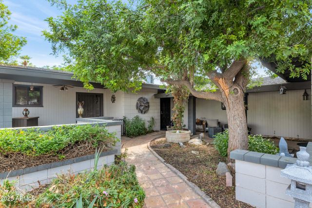 5301 E MITCHELL Drive, Phoenix, AZ 85018