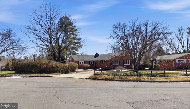 10001 BOXFORD CT, Fairfax, VA 22030