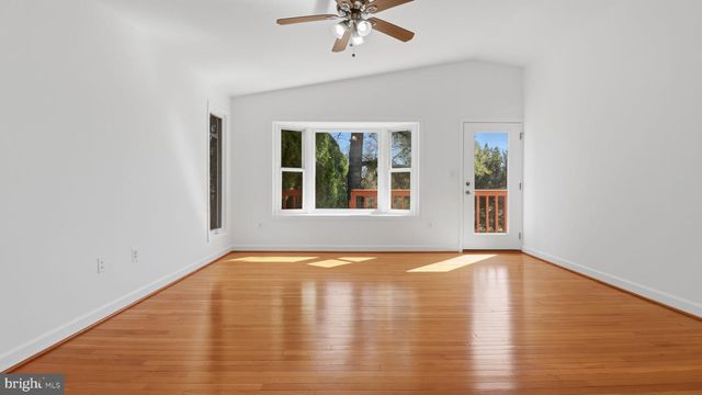 10001 BOXFORD CT, Fairfax, VA 22030