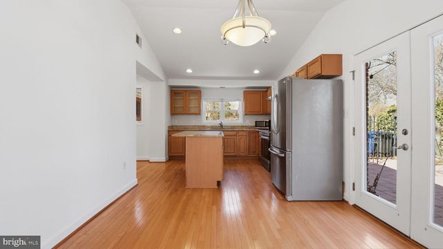 10001 BOXFORD CT, Fairfax, VA 22030