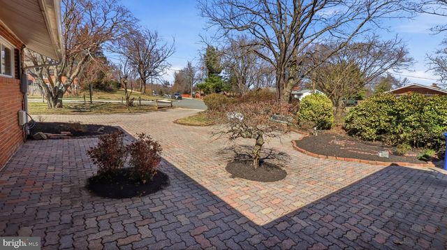 10001 BOXFORD CT, Fairfax, VA 22030