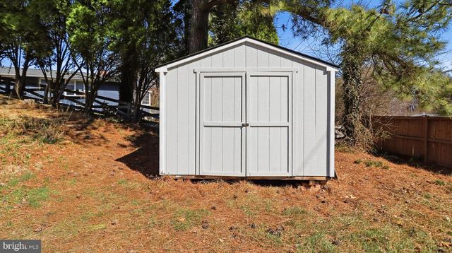 10001 BOXFORD CT, Fairfax, VA 22030