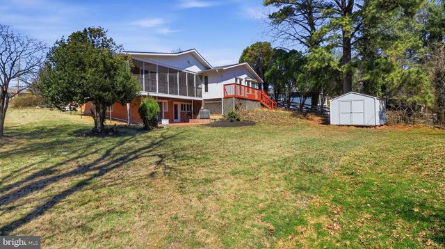 10001 BOXFORD CT, Fairfax, VA 22030