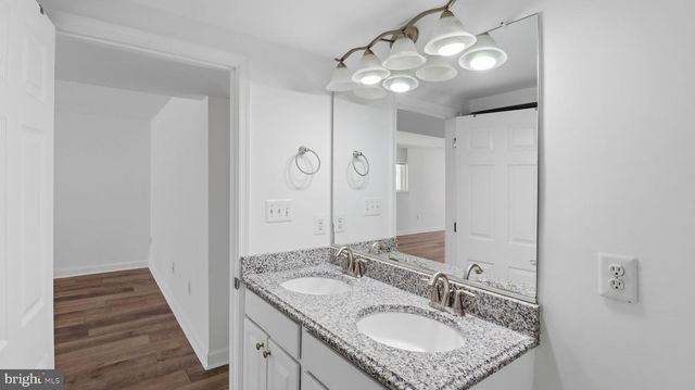 10001 BOXFORD CT, Fairfax, VA 22030