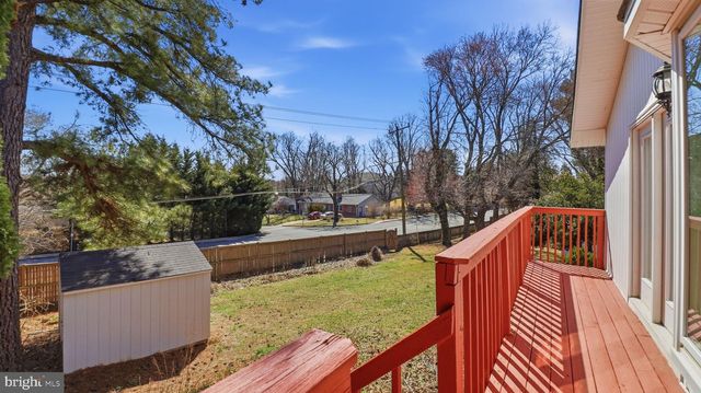 10001 BOXFORD CT, Fairfax, VA 22030