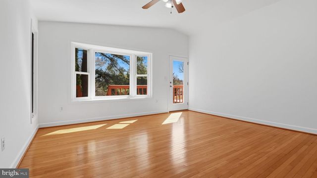 10001 BOXFORD CT, Fairfax, VA 22030