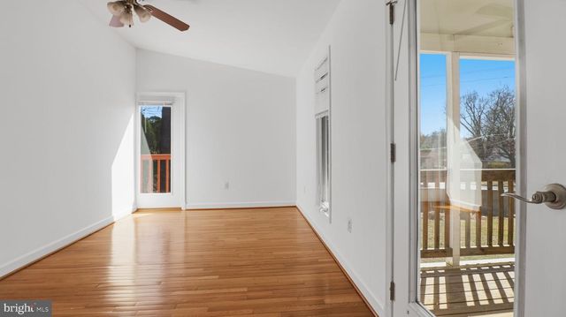 10001 BOXFORD CT, Fairfax, VA 22030