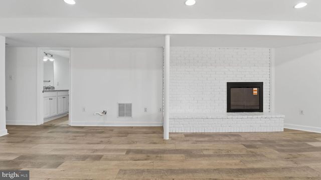 10001 BOXFORD CT, Fairfax, VA 22030