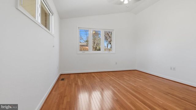 10001 BOXFORD CT, Fairfax, VA 22030