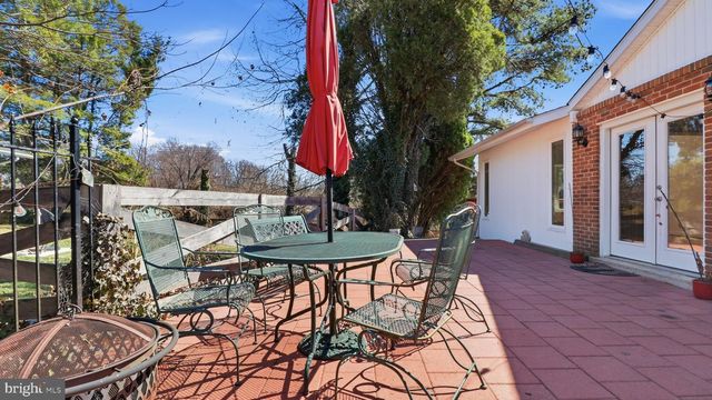 10001 BOXFORD CT, Fairfax, VA 22030