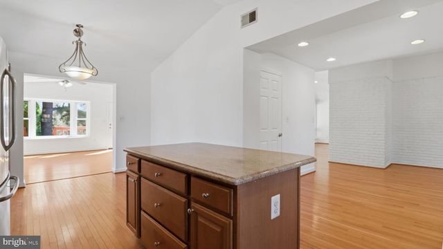 10001 BOXFORD CT, Fairfax, VA 22030