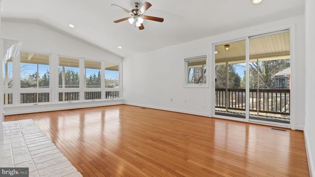 10001 BOXFORD CT, Fairfax, VA 22030