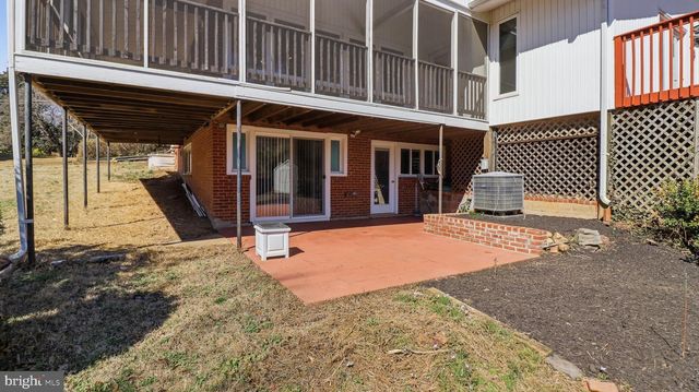 10001 BOXFORD CT, Fairfax, VA 22030