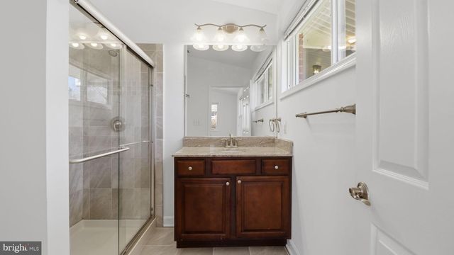 10001 BOXFORD CT, Fairfax, VA 22030