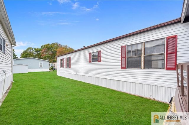 38 Longfellow Road, North Brunswick, NJ 08902