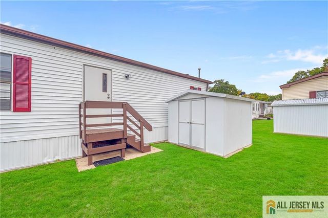 38 Longfellow Road, North Brunswick, NJ 08902