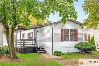 38 Longfellow Road, North Brunswick, NJ 08902