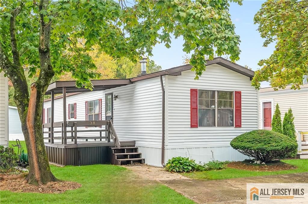 38 Longfellow Road, North Brunswick, NJ 08902