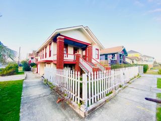 2528 Avenue Q 1/2 2, Galveston, TX 77550