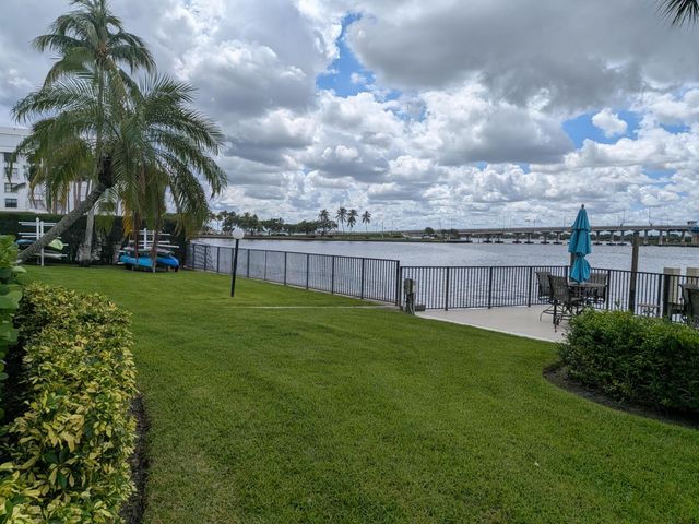 2840 S Ocean Boulevard 6110, Palm Beach, FL 33480