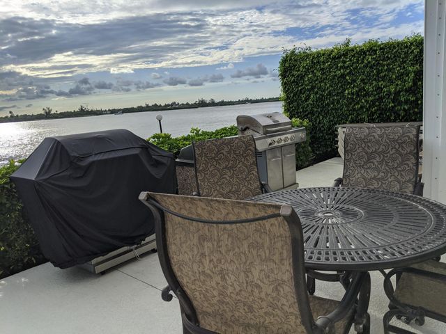 2840 S Ocean Boulevard 6110, Palm Beach, FL 33480
