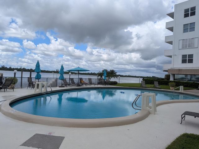 2840 S Ocean Boulevard 6110, Palm Beach, FL 33480