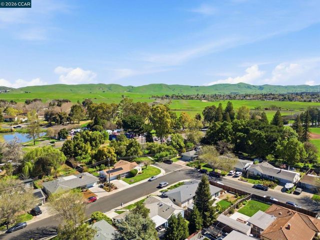 2105 Holbrook Drive, Concord, CA 94519