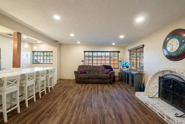 1186 1188 E Lexington, El Cajon, CA 92019