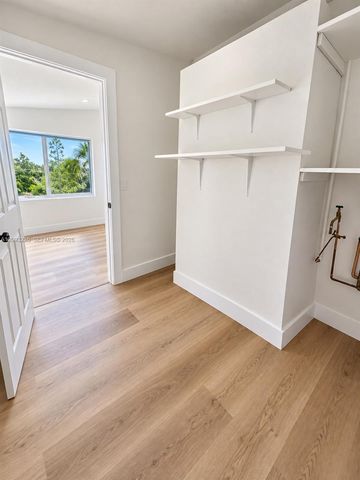1711 NW 26th Avenue, Fort Lauderdale, FL 33311