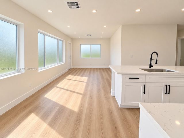 1711 NW 26th Avenue, Fort Lauderdale, FL 33311