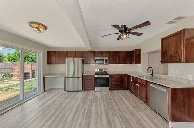 5520 HAYDEN BOULEVARD, Sarasota, FL 34232