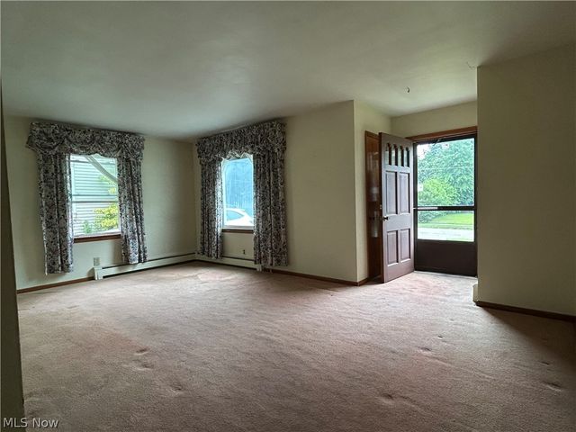 3241 Estates Circle, Youngstown, OH 44511