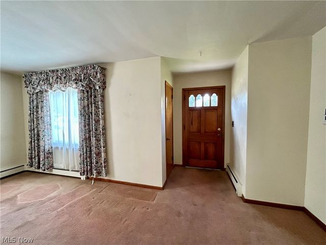 3241 Estates Circle, Youngstown, OH 44511