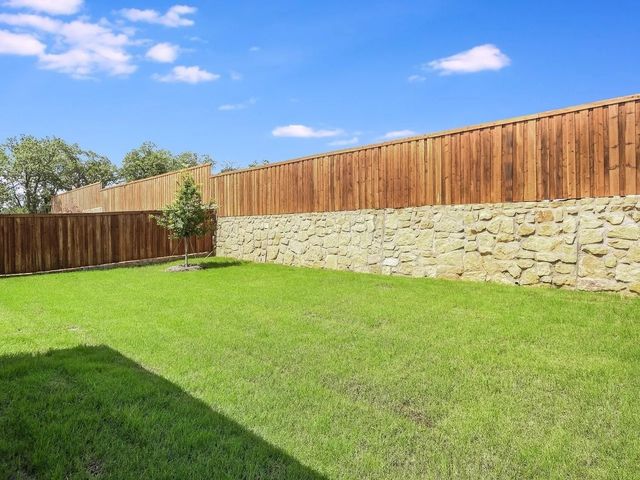 2465 Yosemite Way, Corinth, TX 76210