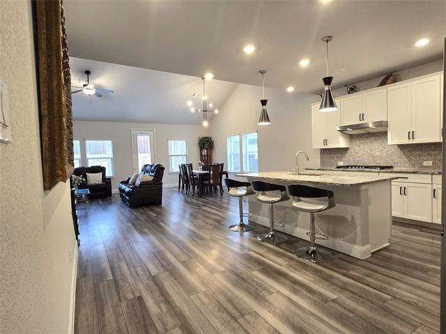 2465 Yosemite Way, Corinth, TX 76210